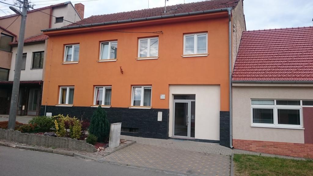 Penzion Klimes Hustopece Exterior photo